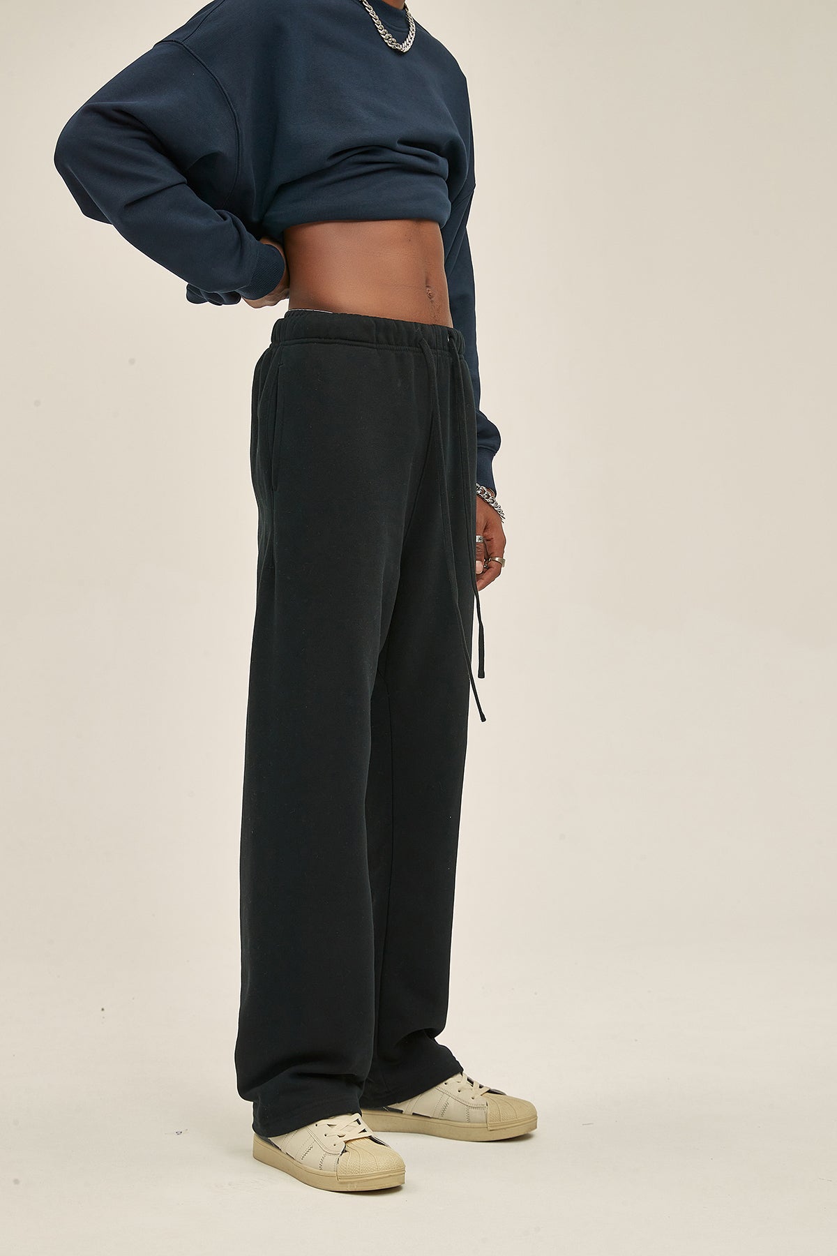 UNISEX RELAXED BLACK TRACKPANTS