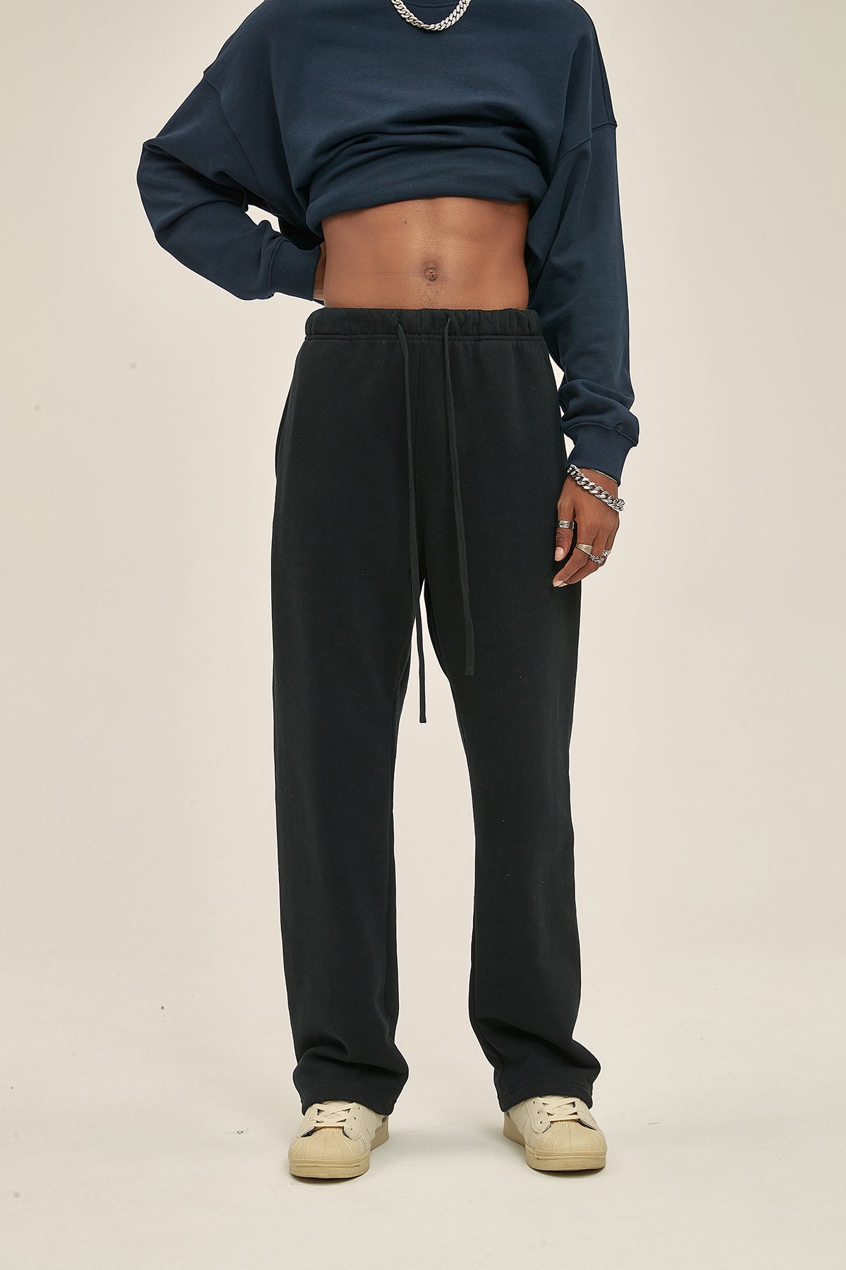 UNISEX RELAXED BLACK TRACKPANTS