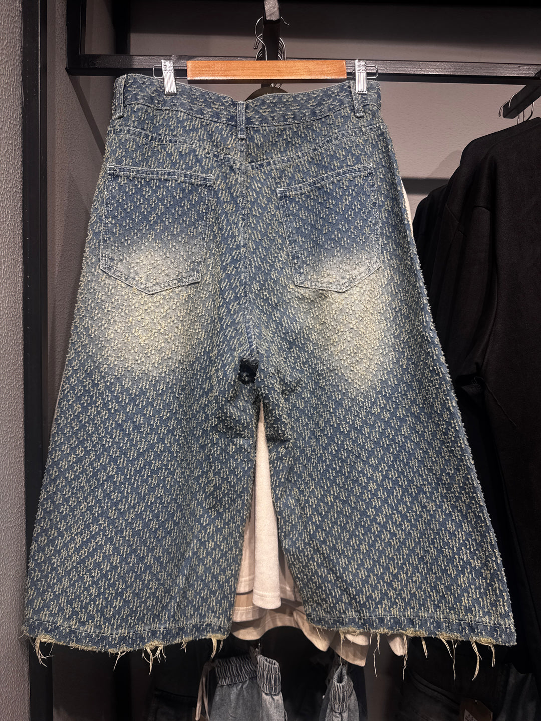 TEXTURED DENIM JORTS