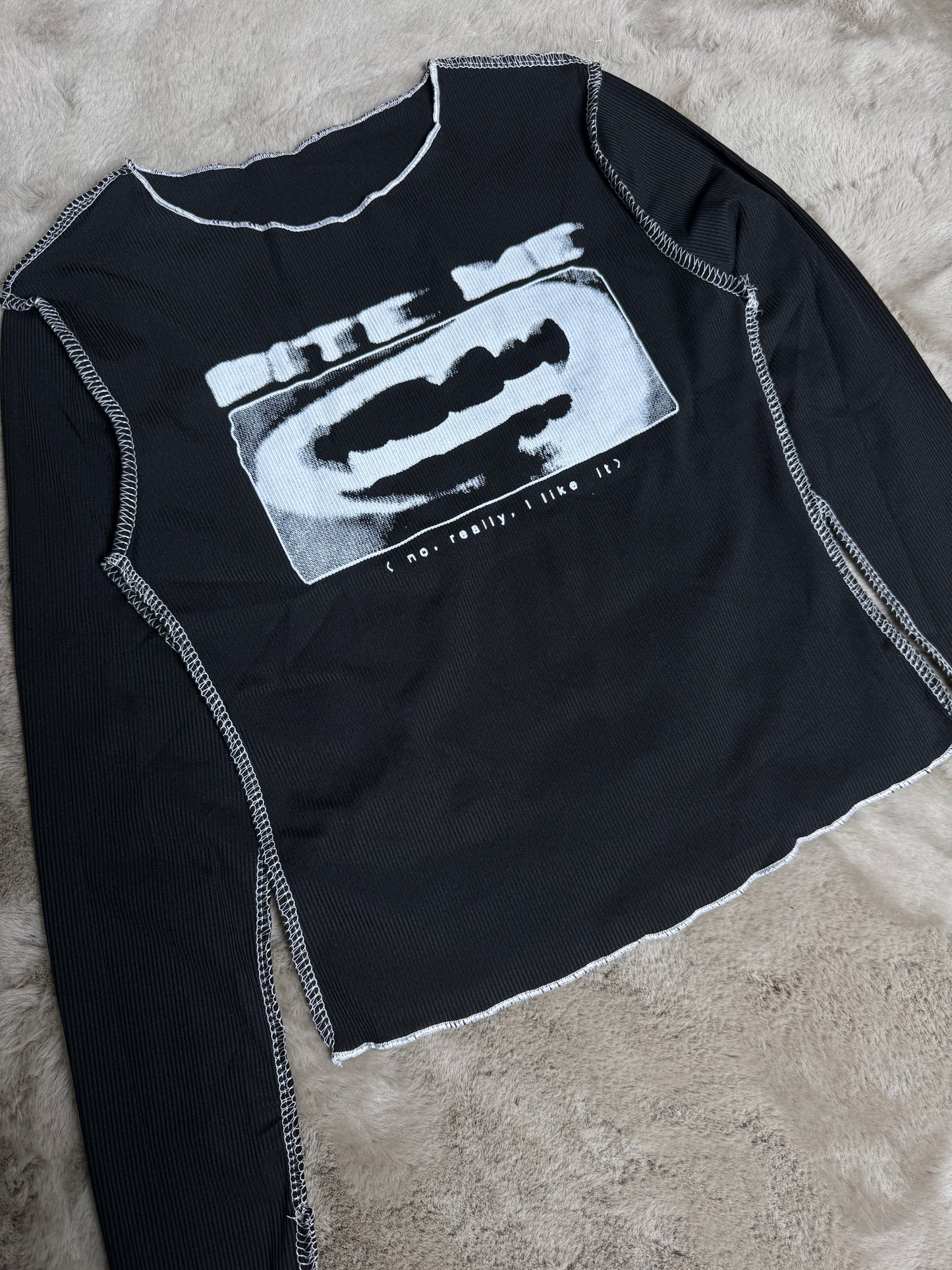 BITE ME LONG SLEEVE TOP