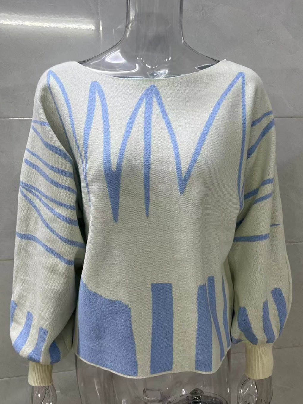 GEO LANTERN SLEEVE PULLOVER